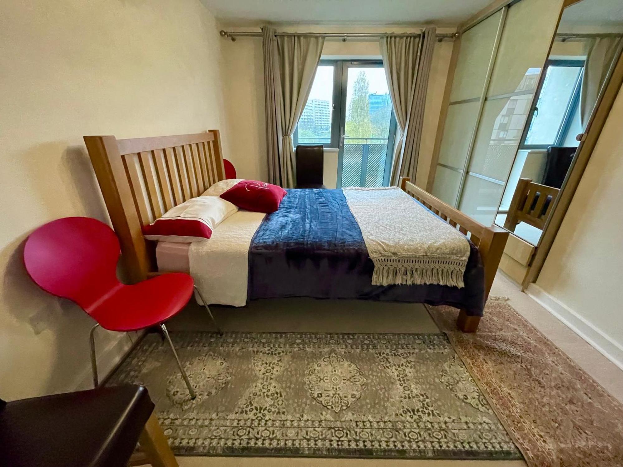 Luxury 2 Bedroom Apartment- Lake View - Free Parking - Wembley Stadium 5Km Londres Exterior foto